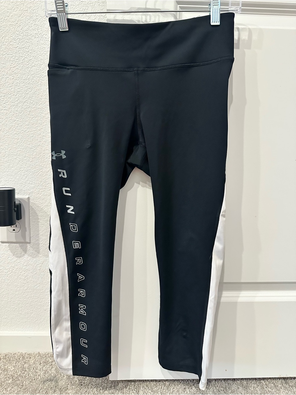 Under Armour Black & White Women's Capri Leggings